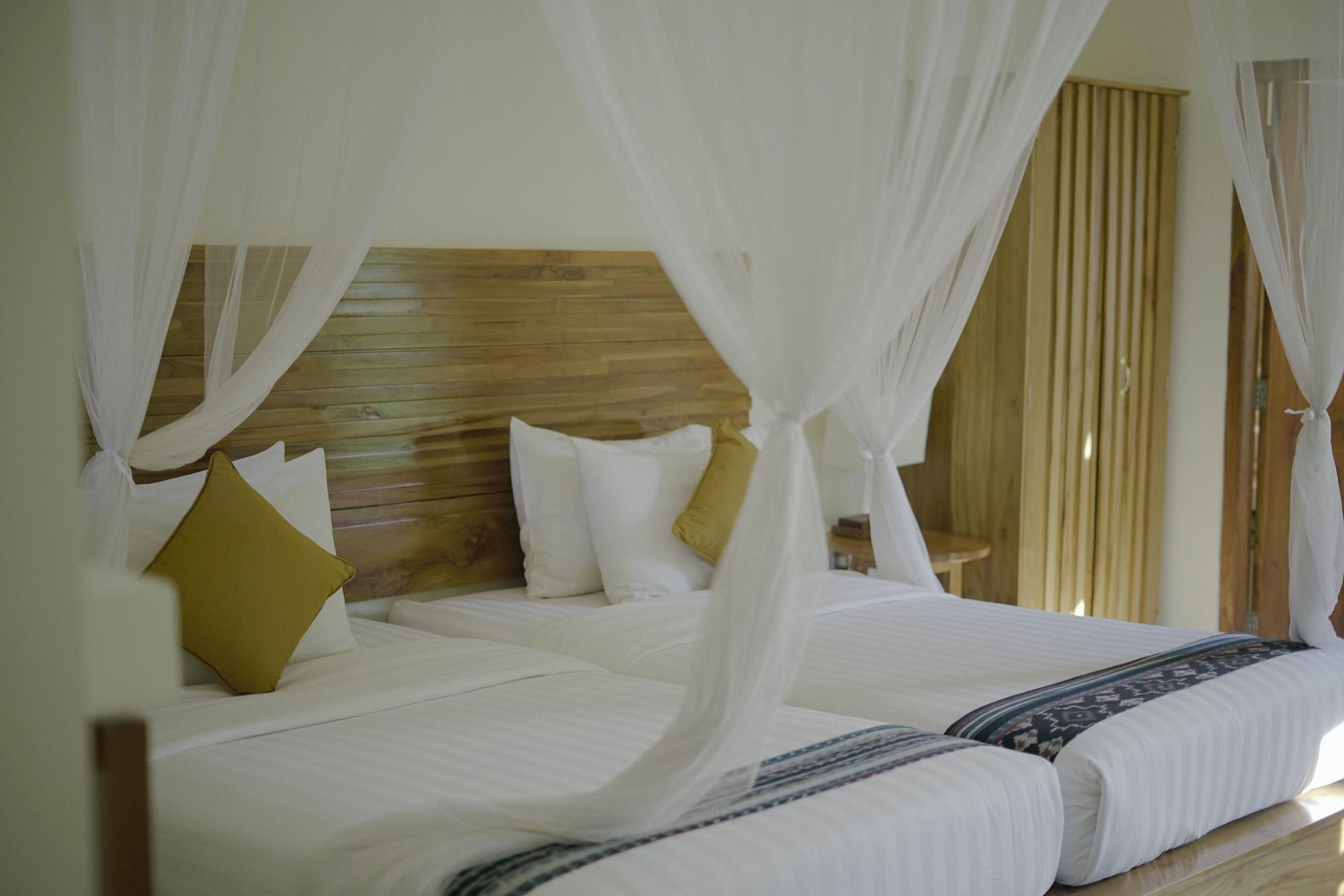 Puri Sari Beach Hotel Labuan Bajo Exterior foto