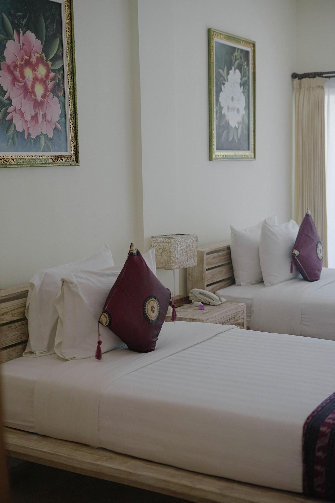 Puri Sari Beach Hotel Labuan Bajo Exterior foto