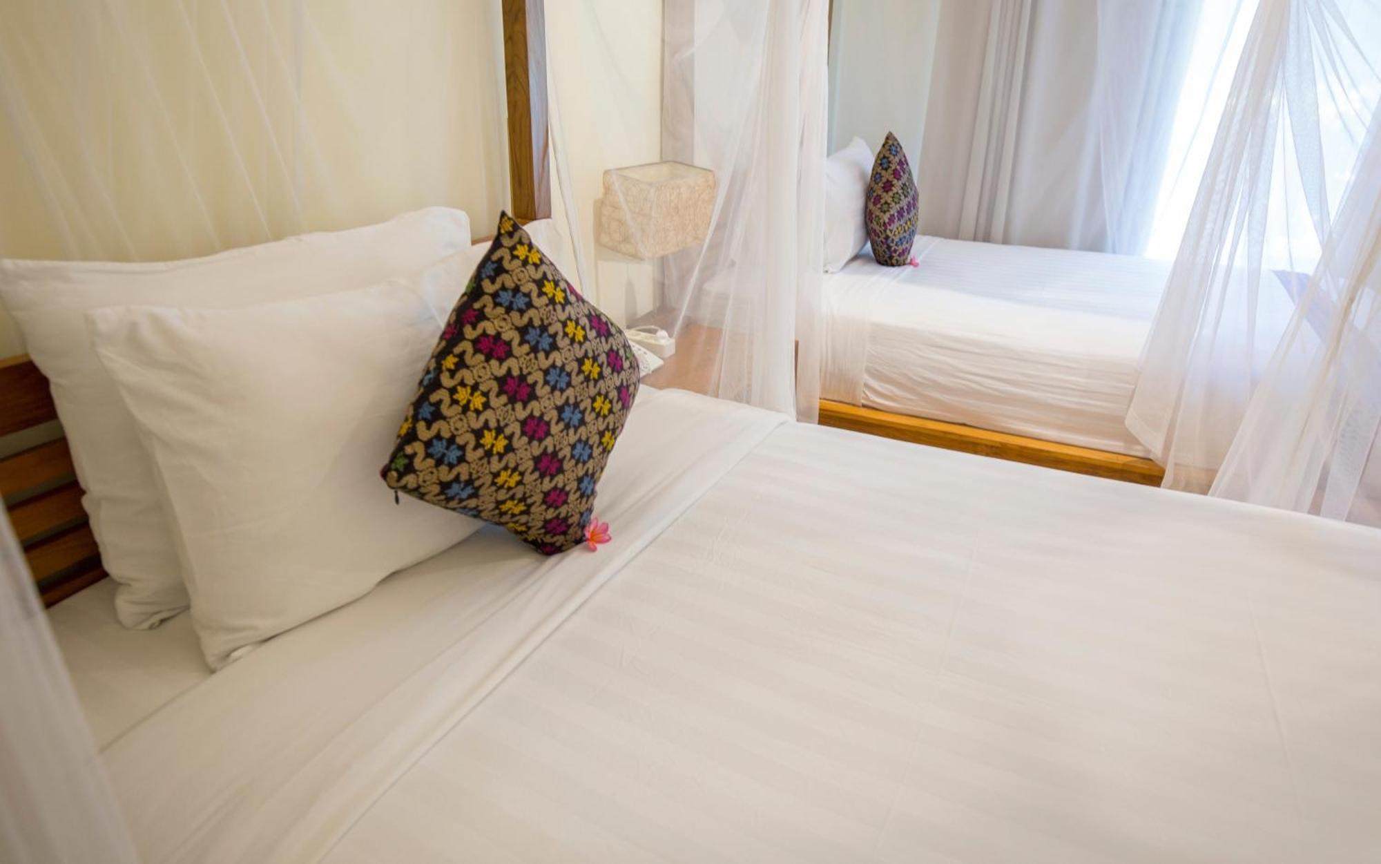 Puri Sari Beach Hotel Labuan Bajo Cameră foto