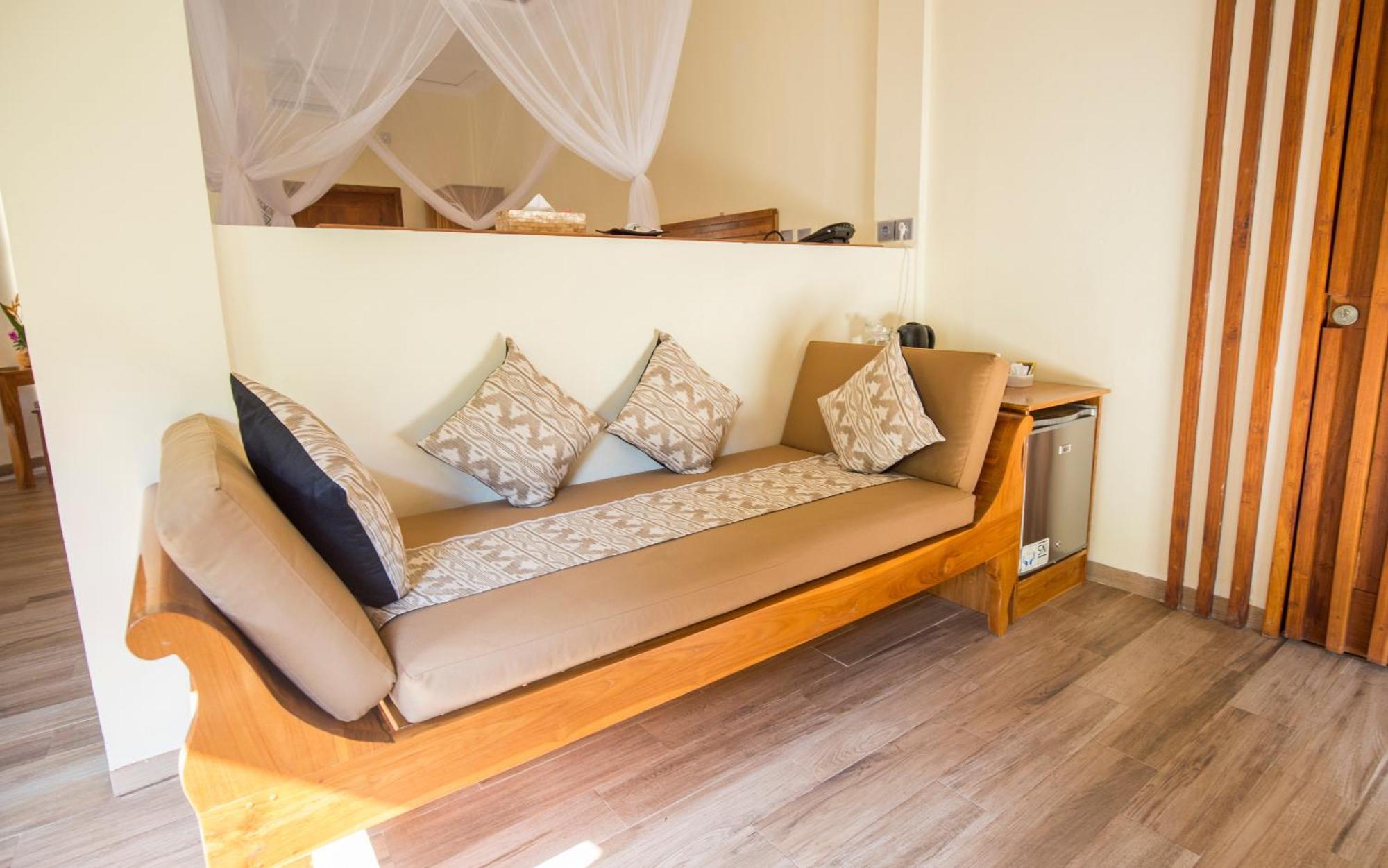 Puri Sari Beach Hotel Labuan Bajo Cameră foto
