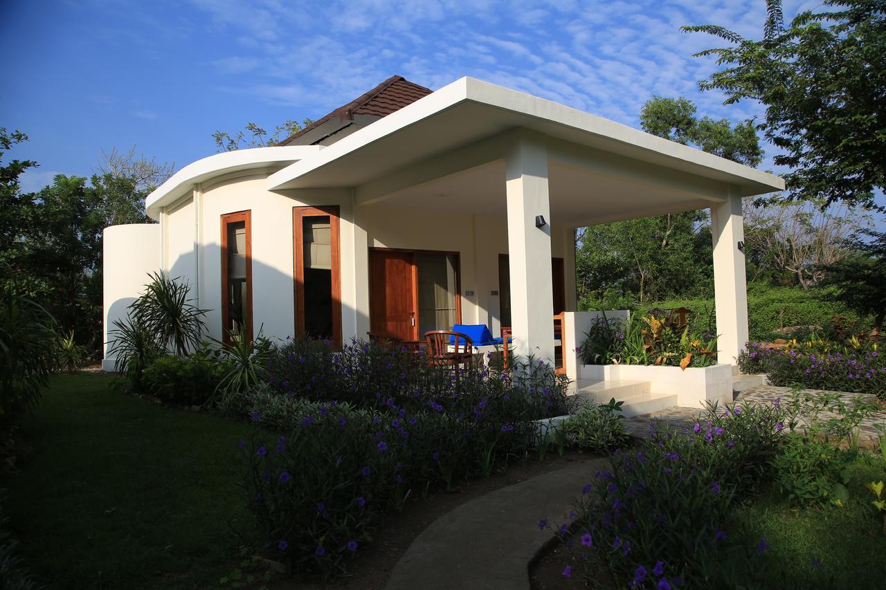 Puri Sari Beach Hotel Labuan Bajo Exterior foto