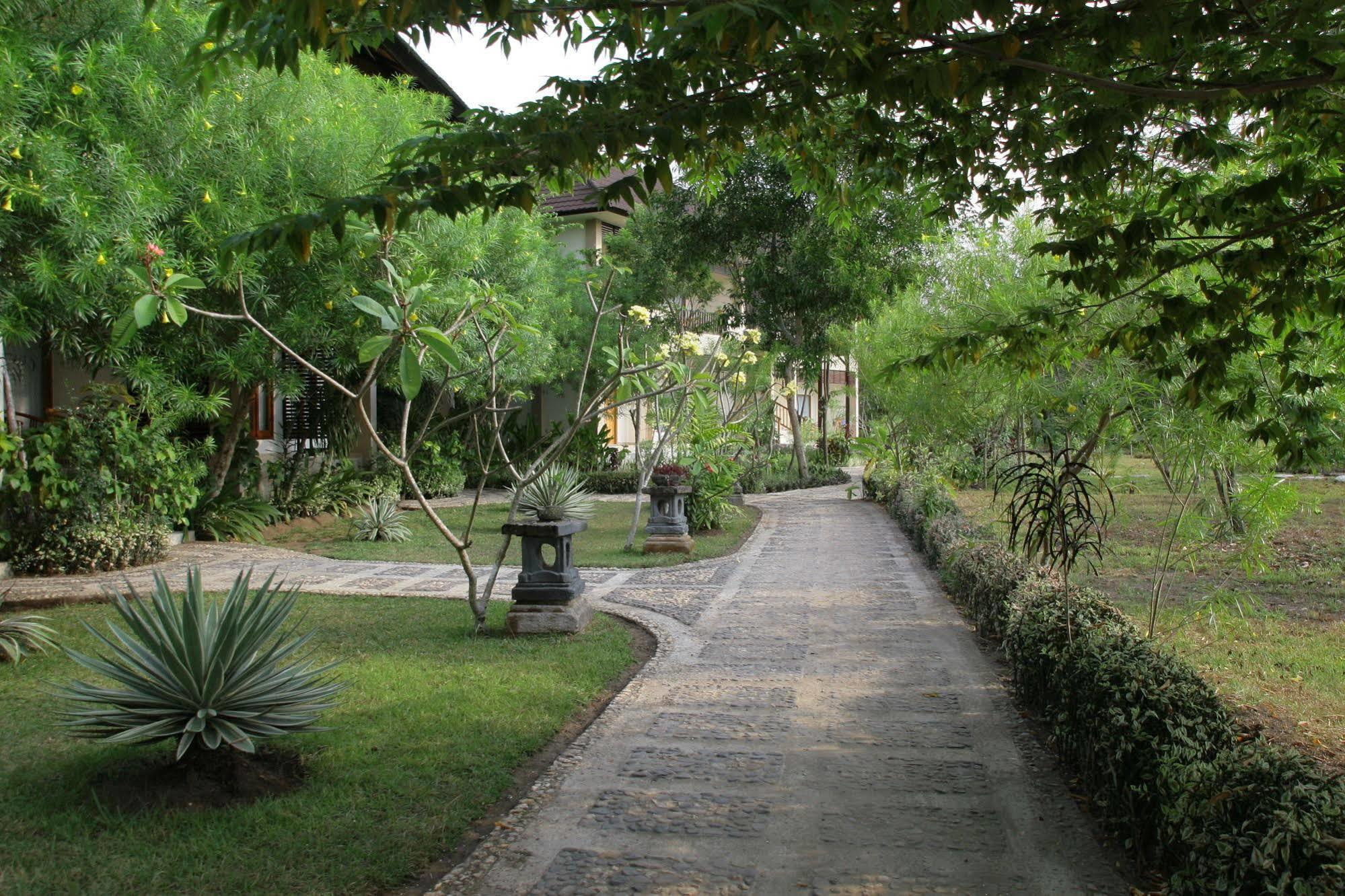 Puri Sari Beach Hotel Labuan Bajo Exterior foto