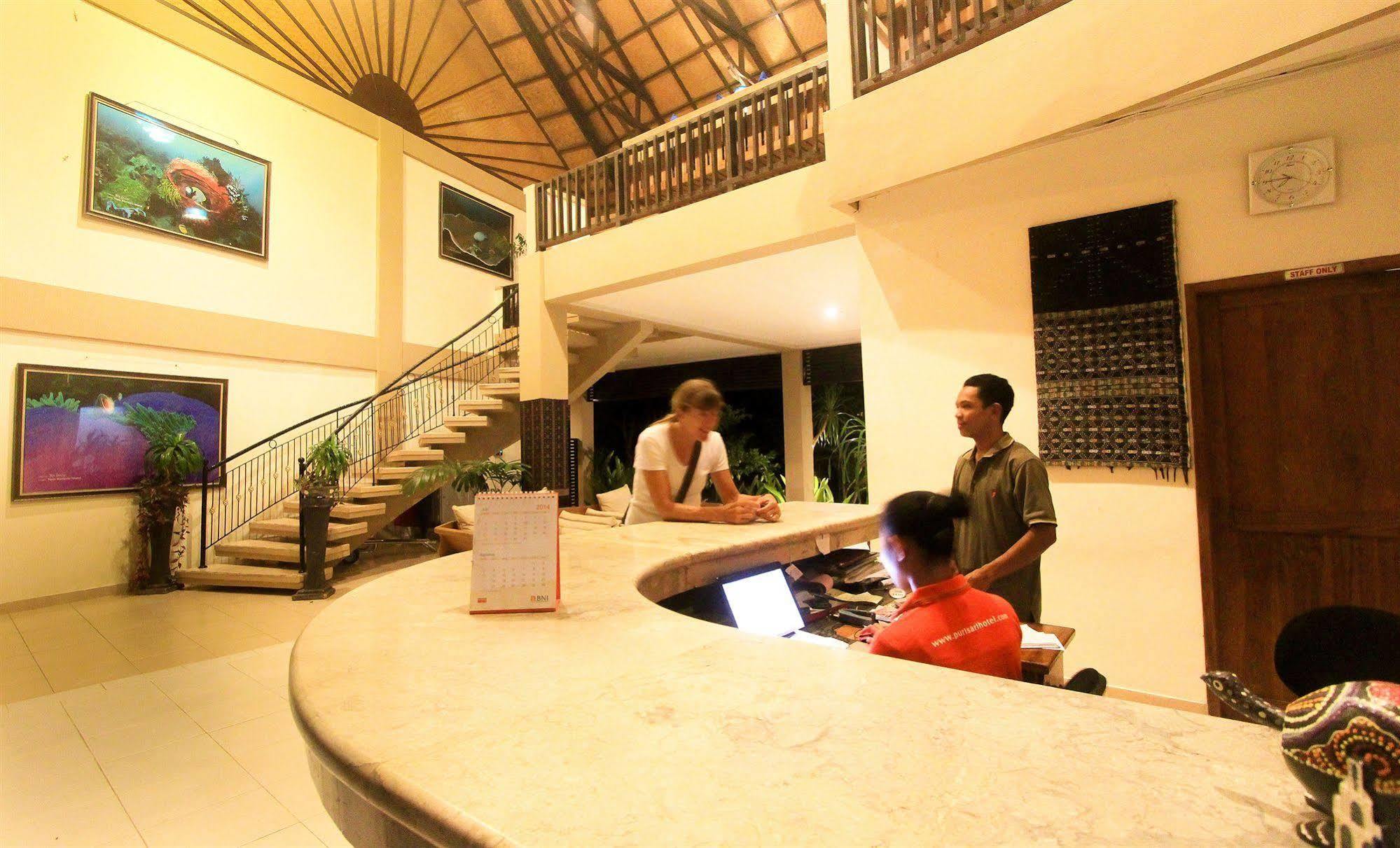 Puri Sari Beach Hotel Labuan Bajo Exterior foto