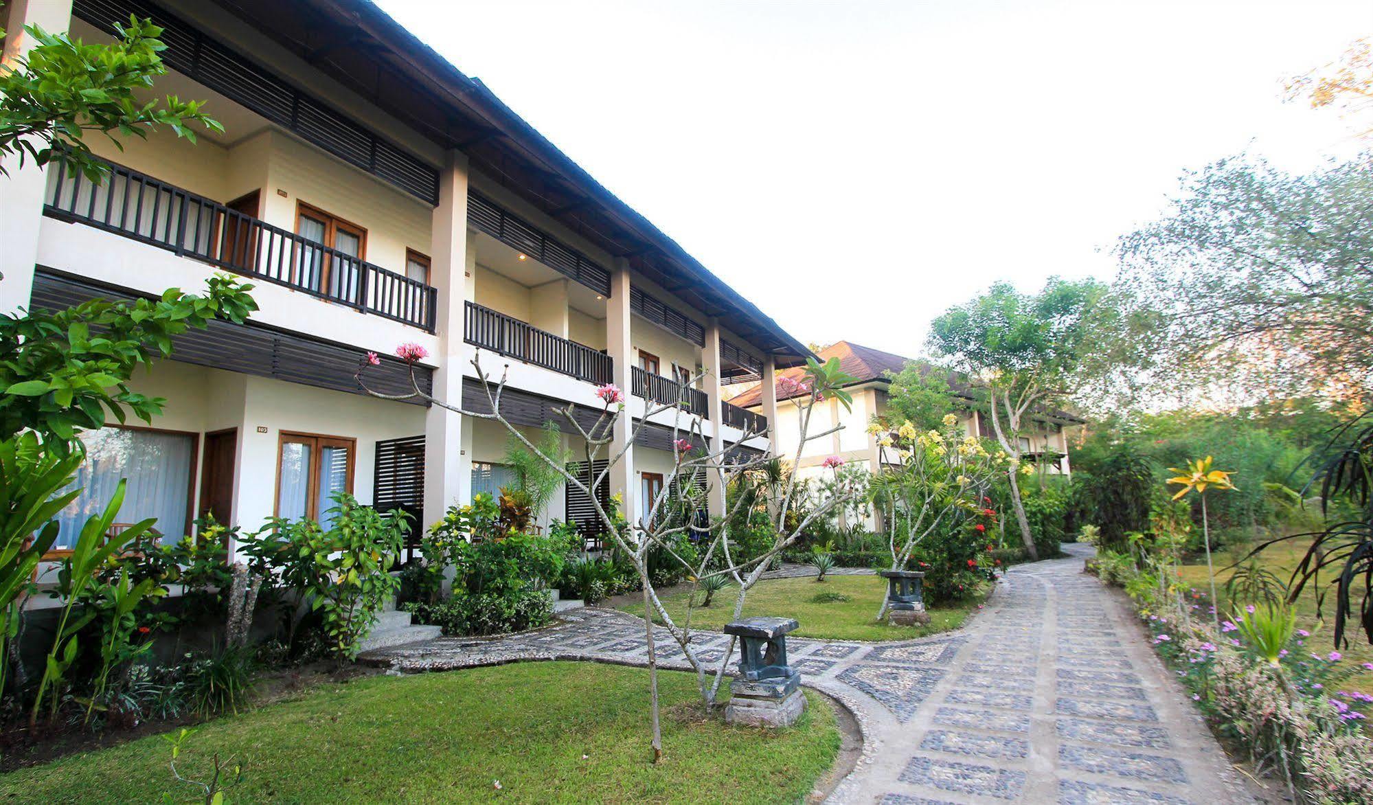 Puri Sari Beach Hotel Labuan Bajo Exterior foto